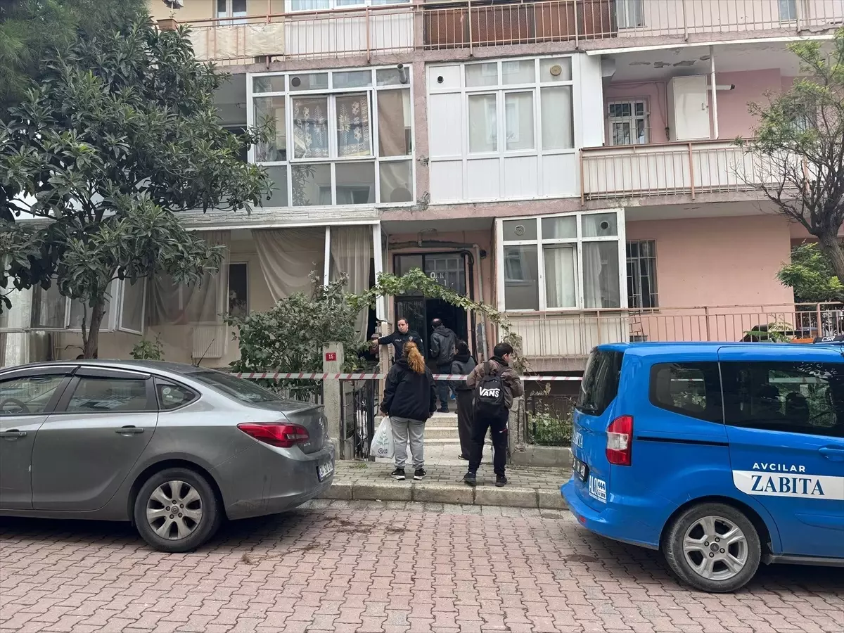 Balkon Çöktü, 66 Yaşındaki Kadın Yaralandı
