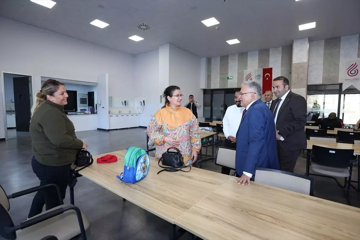 Büyükkılıç\'tan Engelsiz Yaşam Merkezine Ziyaret