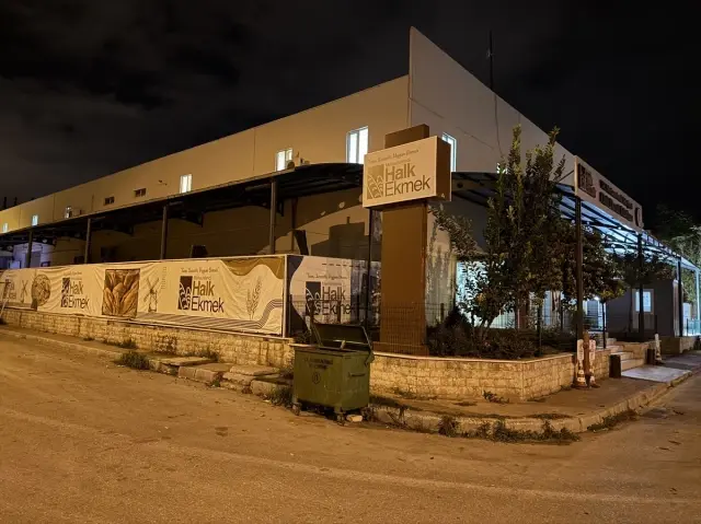Halk ekmek fabrikasında fare skandalı