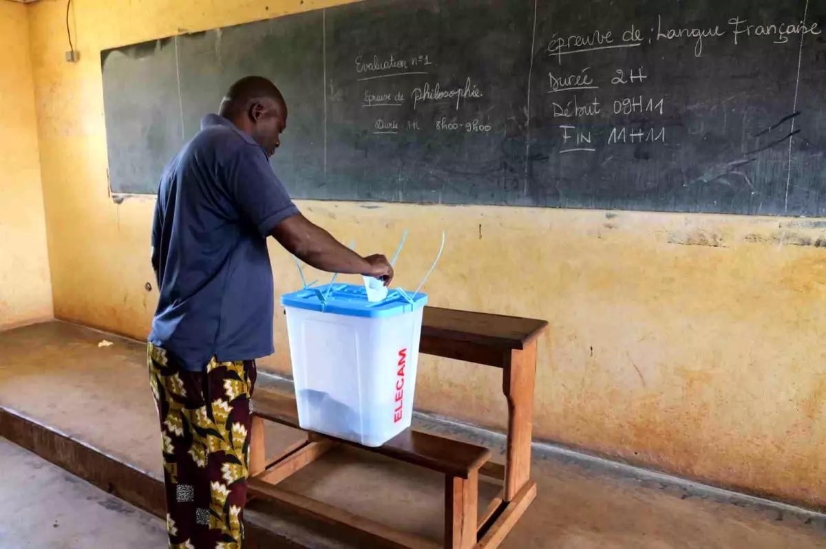 Paul Biya, Kamerun\'da Seçimlere Girdi