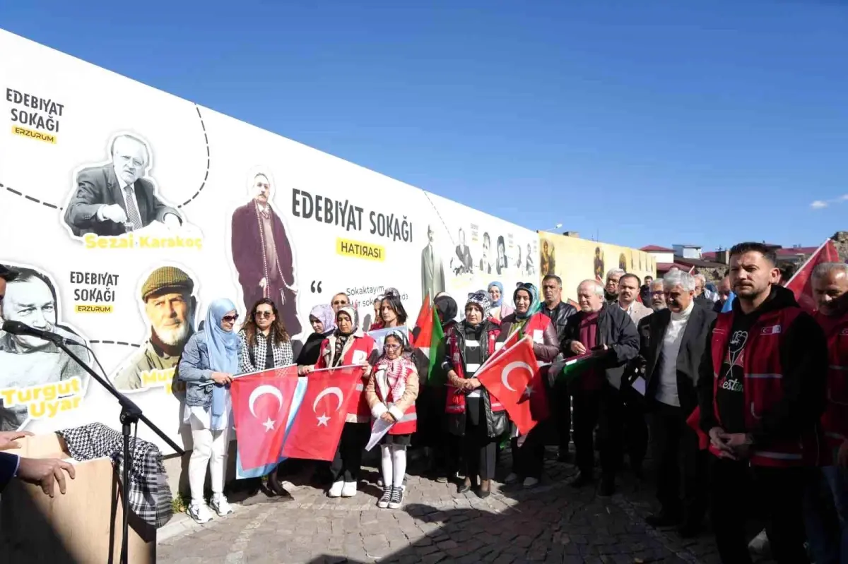 Edebiyat Sokağı\'ndan Gazze şiirleriyle selam gönderildi