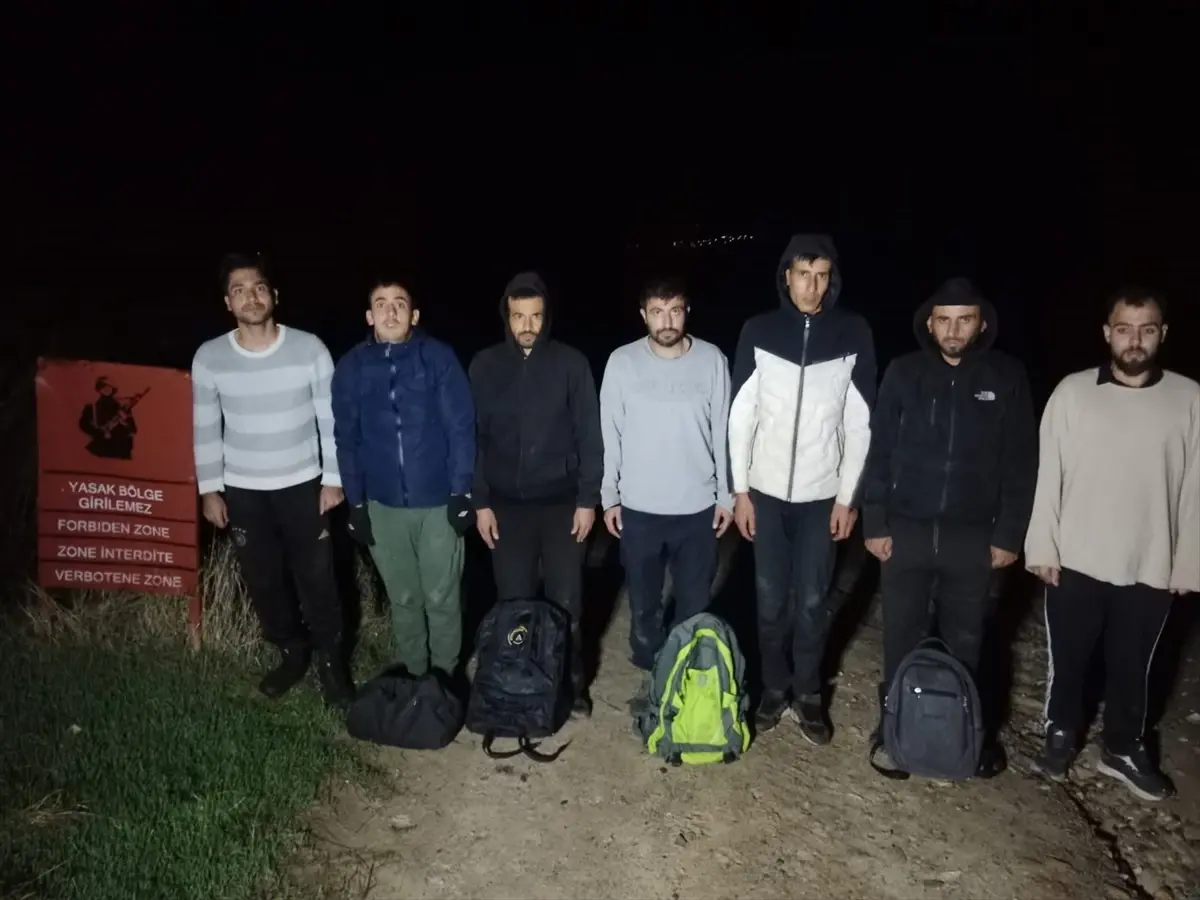 16 Düzensiz Göçmen Yakalandı