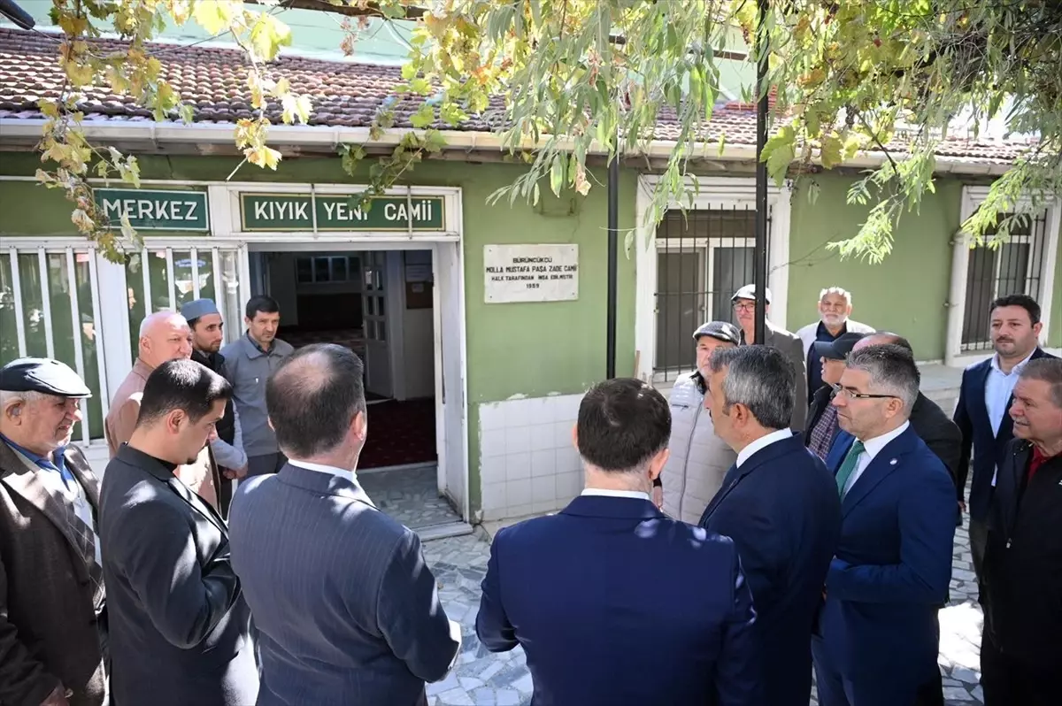 Vali Sezer\'den Camii İncelemesi