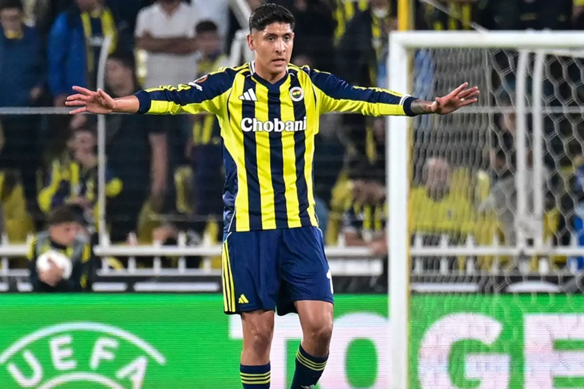 Edson Alvarez\'den iki kadro dışı kararı sonrası flaş paylaşım