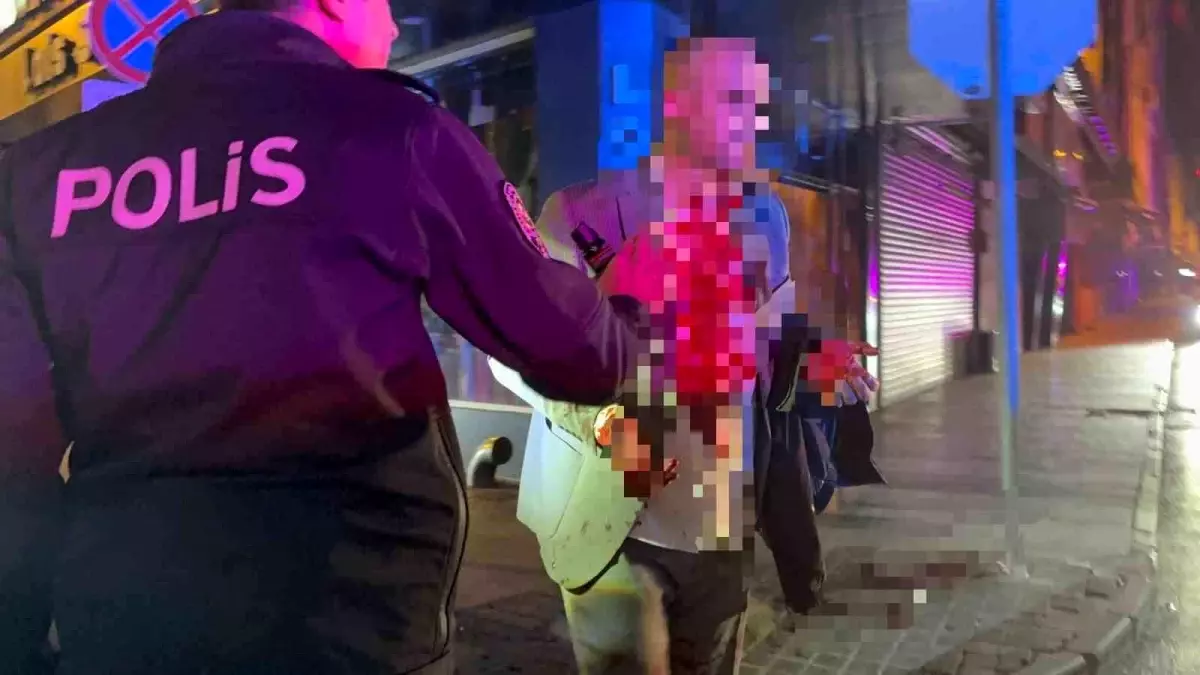 Kayseri\'de Gece Kulübü Kavgası: Baba ve Oğul Yaralı