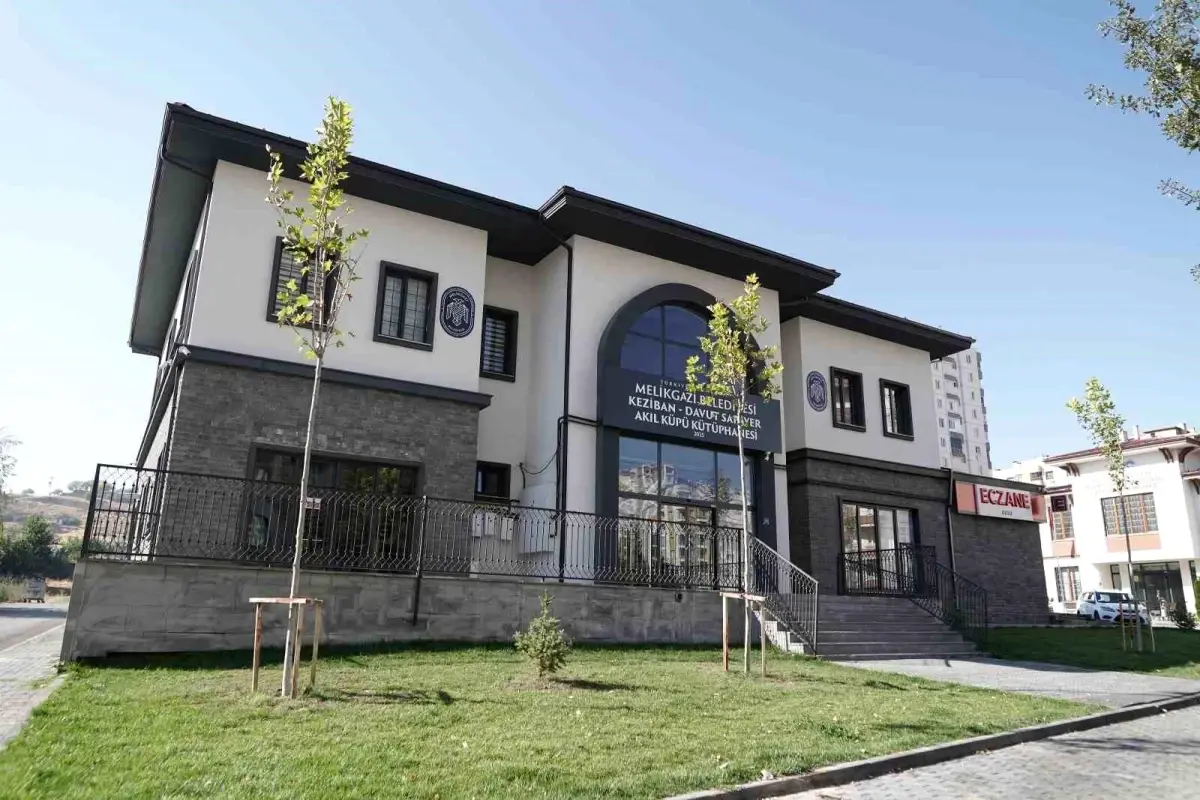 Esentepe\'de Akıl Küpü Kütüphanesi açılıyor