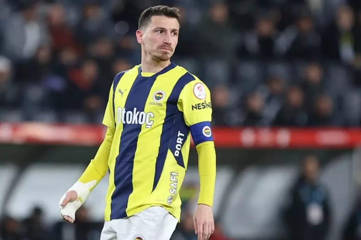 Fenerbahçe\'de bir kötü haber de Mert Hakan\'a