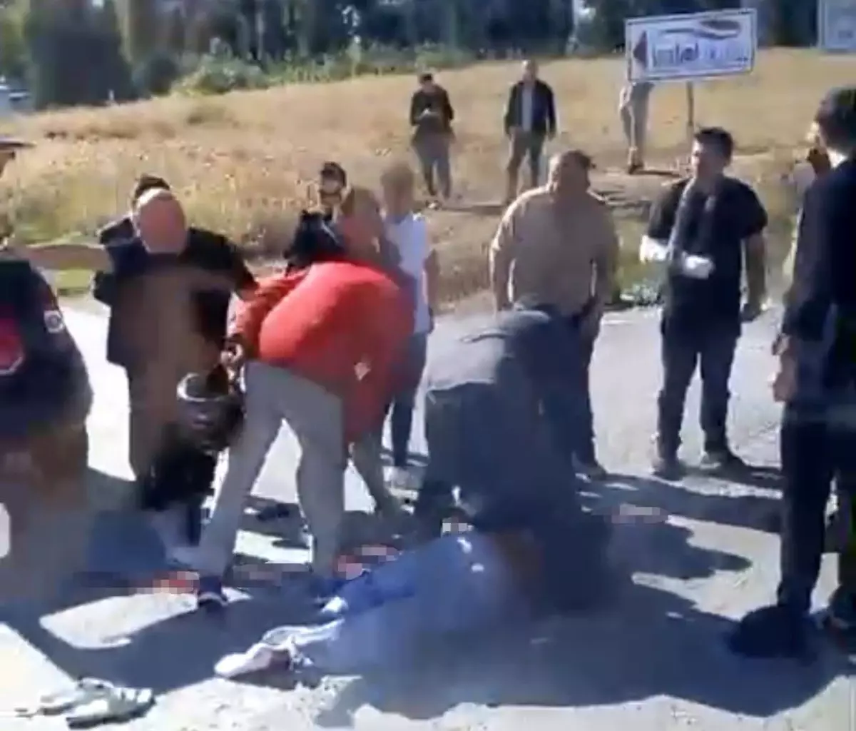 Gaziemir\'de Motosiklet Kazası: 15 Yaşındaki Genç Hayatını Kaybetti