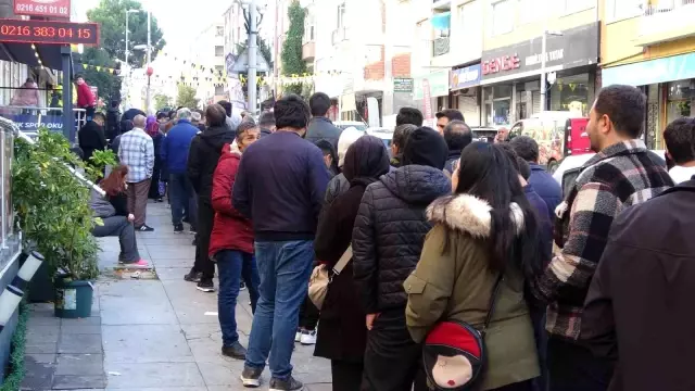 Bin liralık ürünün 100 TL'ye satılması izdihama neden oldu