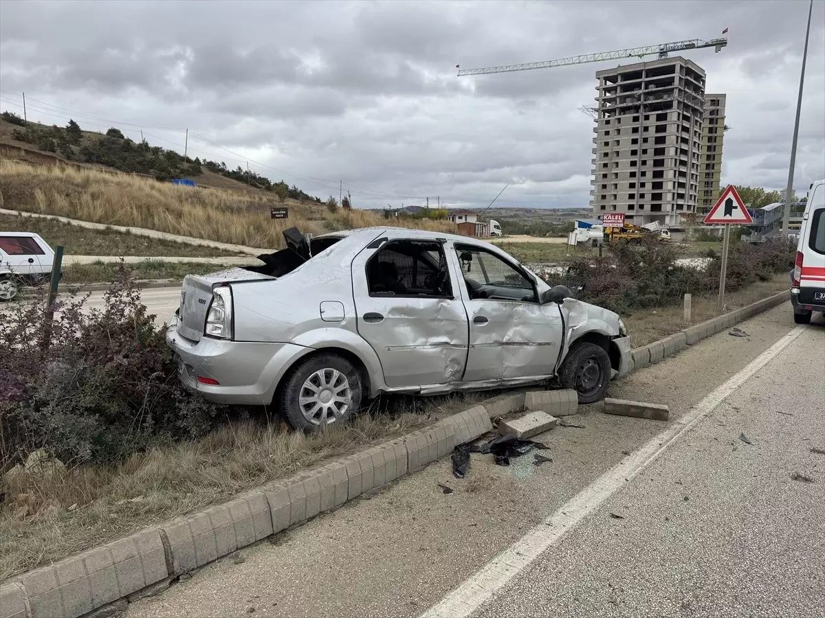 Kastamonu\'da Otomobil Devrildi: 2 Yaralı
