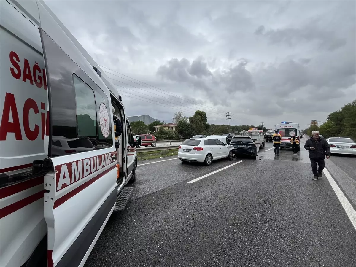 Kartepe'de Zincirleme Kaza: 5 Yaralı
