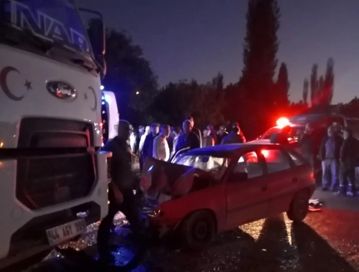 Malatya\'da Trafik Kazası: 1 Ölü, 1 Yaralı