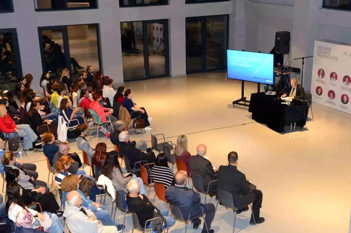Prof. Dr. Betül Çotuksöken, Nilüfer Felsefe Buluşmaları\'nda Kadın Haklarını Tartıştı