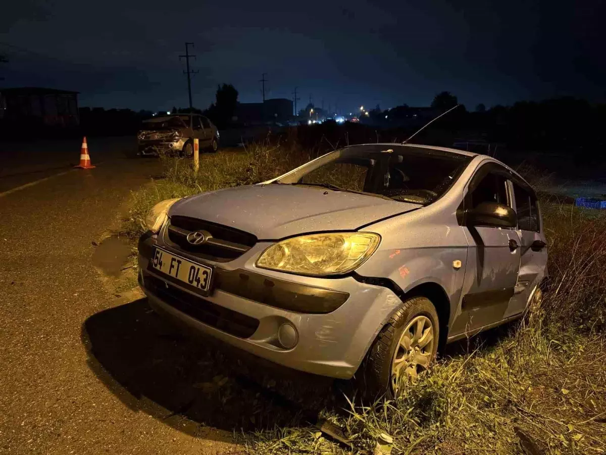 Sakarya\'da Trafik Kazası: 3 Yaralı