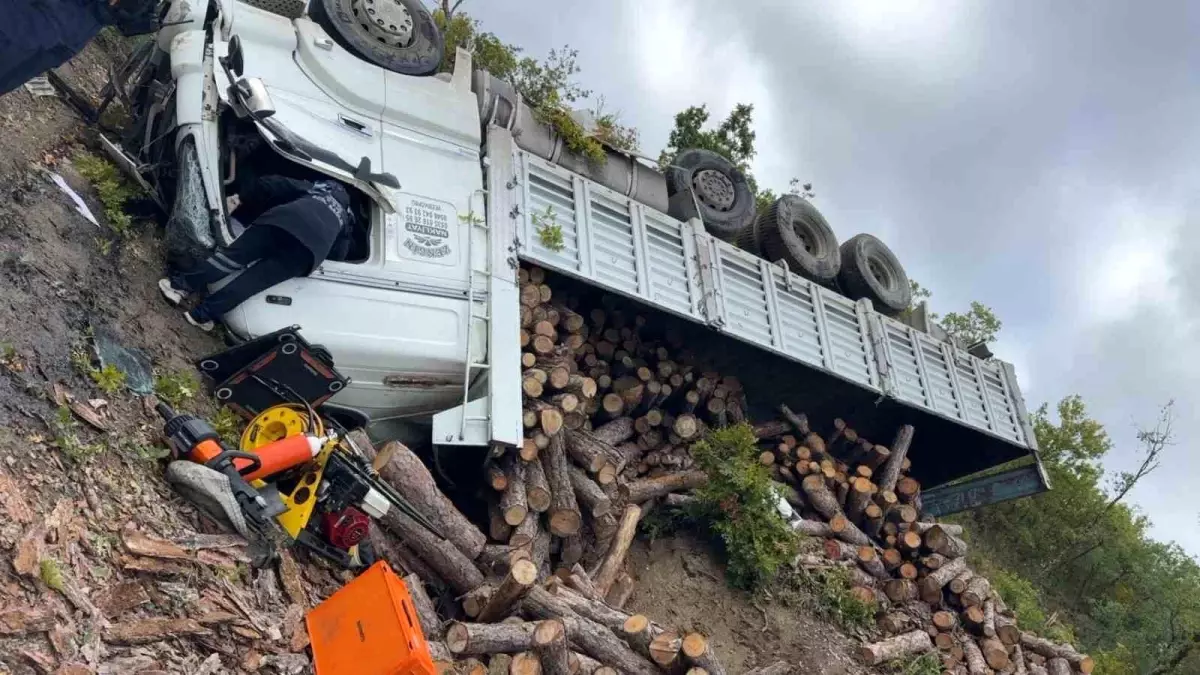 Samsun\'da Trafik Kazası: Sürücü Hayatını Kaybetti