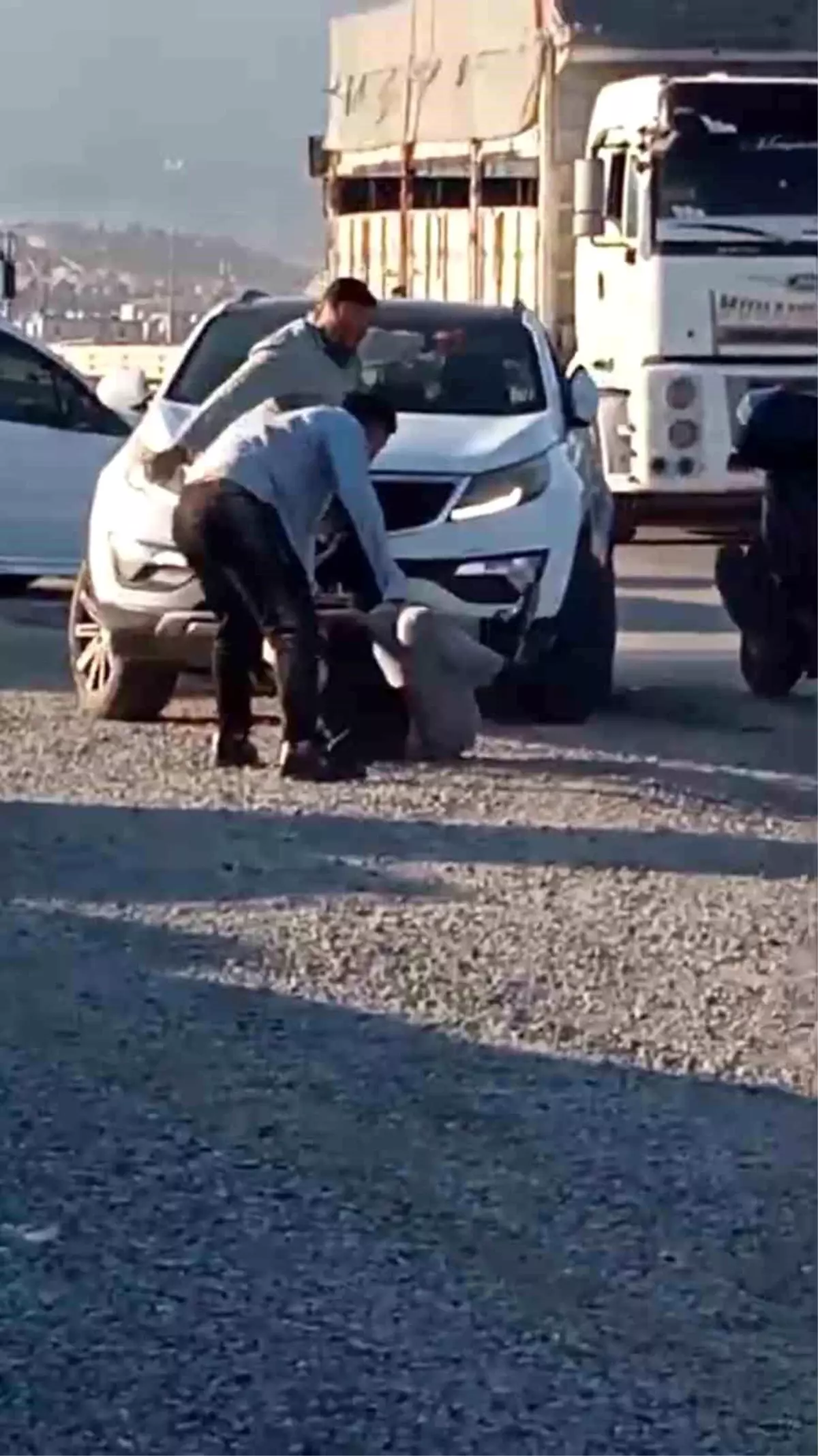 Hatay\'da Sokak Ortasında Dövülen Kişi
