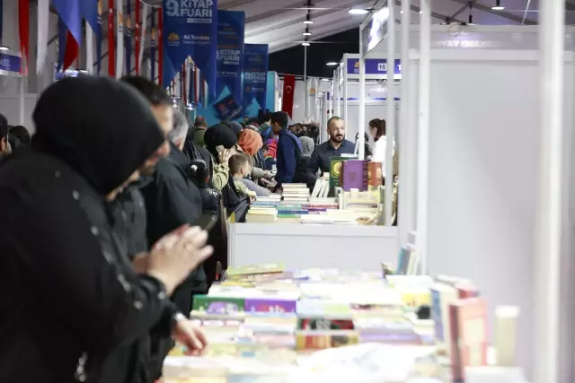9'uncu Sultanbeyli Kitap Fuarı Başladı