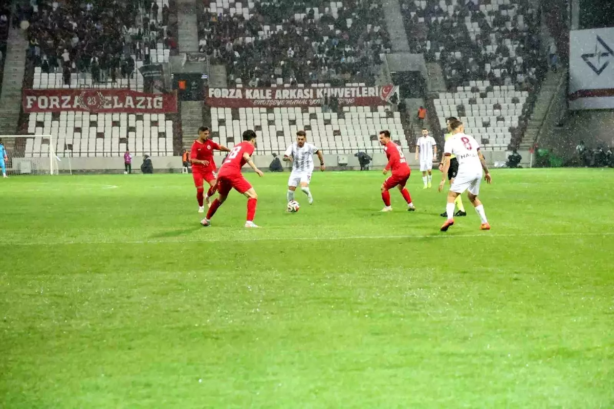 Elazığspor, Karaman FK\'yı 2-0 yendi