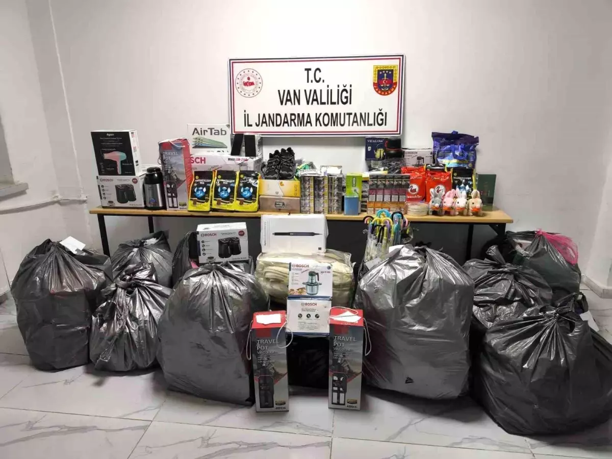 Başkale\'de 1.2 Milyon TL Değerinde Kaçak Ürün Ele Geçirildi