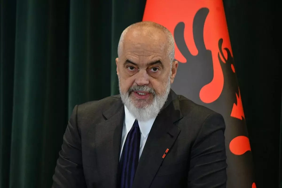 Arnavutluk AB Yolunda İlerliyor