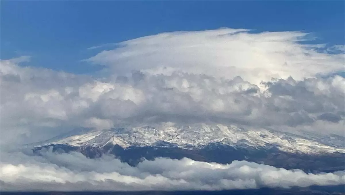 Ağrı Dağı Beyaza Büründü