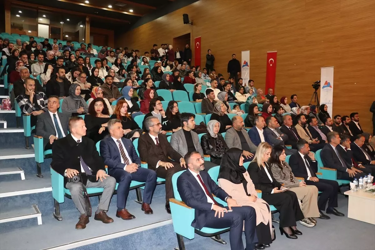 AK Parti Genel Başkan Yardımcısı Yalçın, Ağrı\'da üniversite öğrencileriyle buluştu Açıklaması