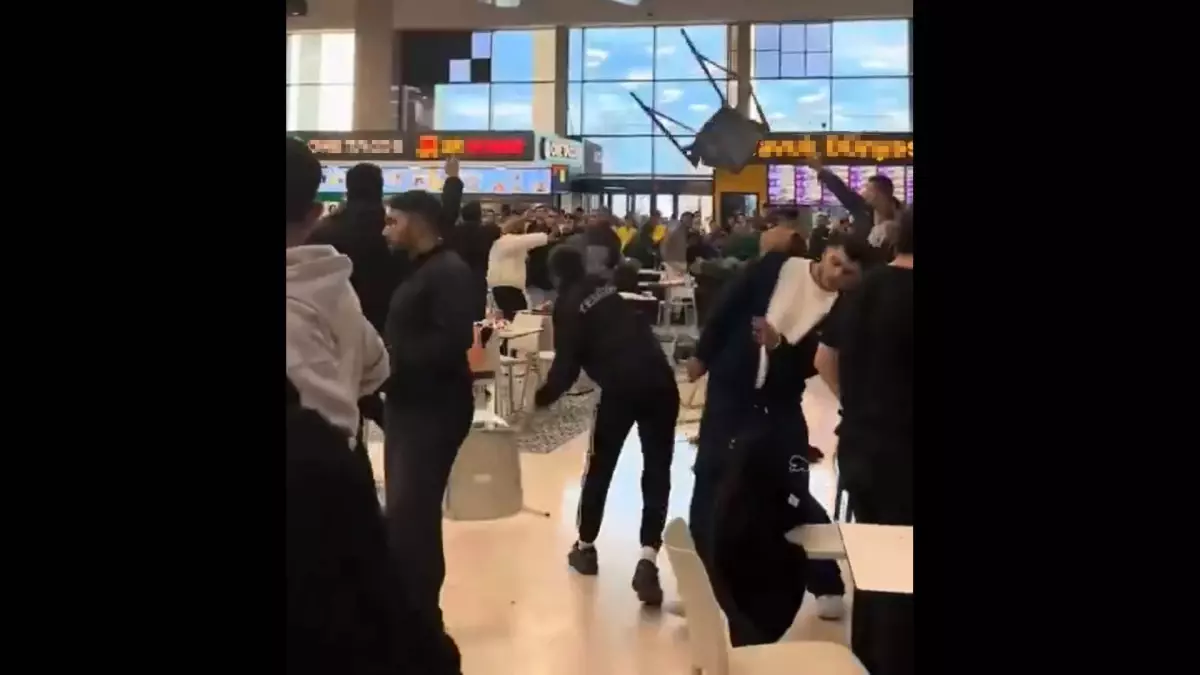 Etimesgut\'ta AVM Kavgası