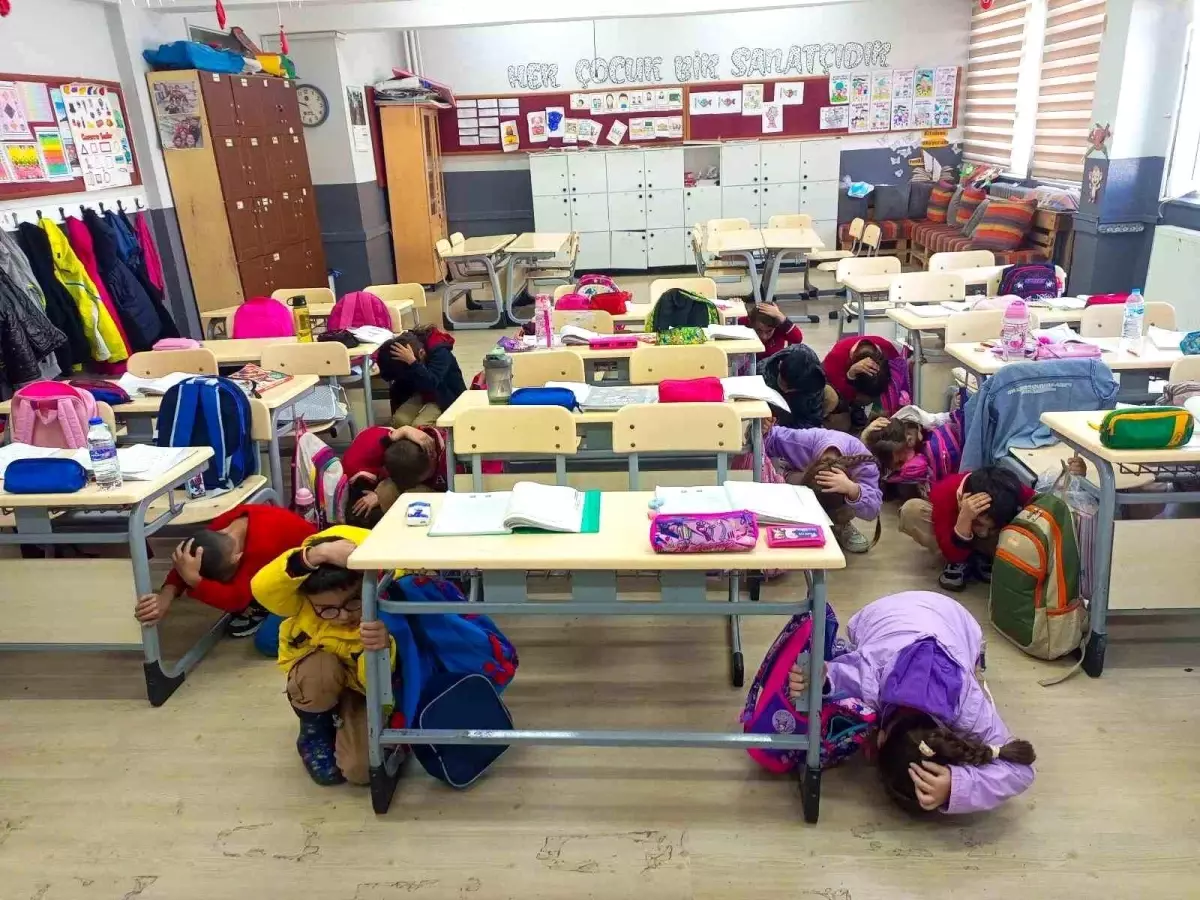 Balıkesir\'de Deprem Tatbikatı