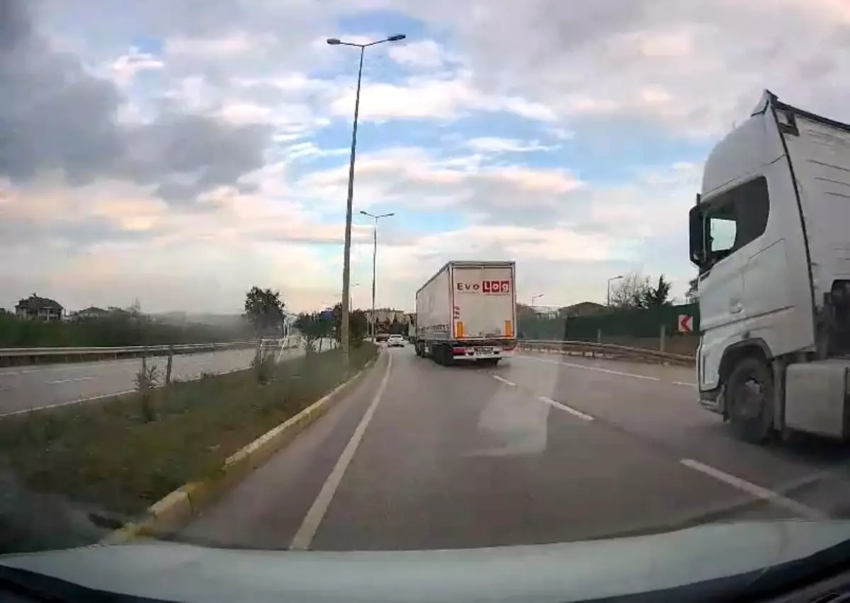 Bandırma\'da Tır Tehlikesi