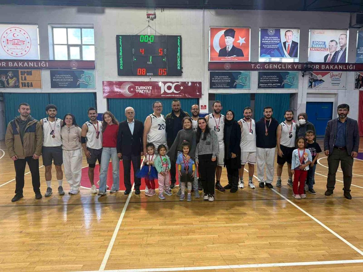 Düzce\'de 3x3 Basketbol Turnuvası Şampiyonu Üniversite A