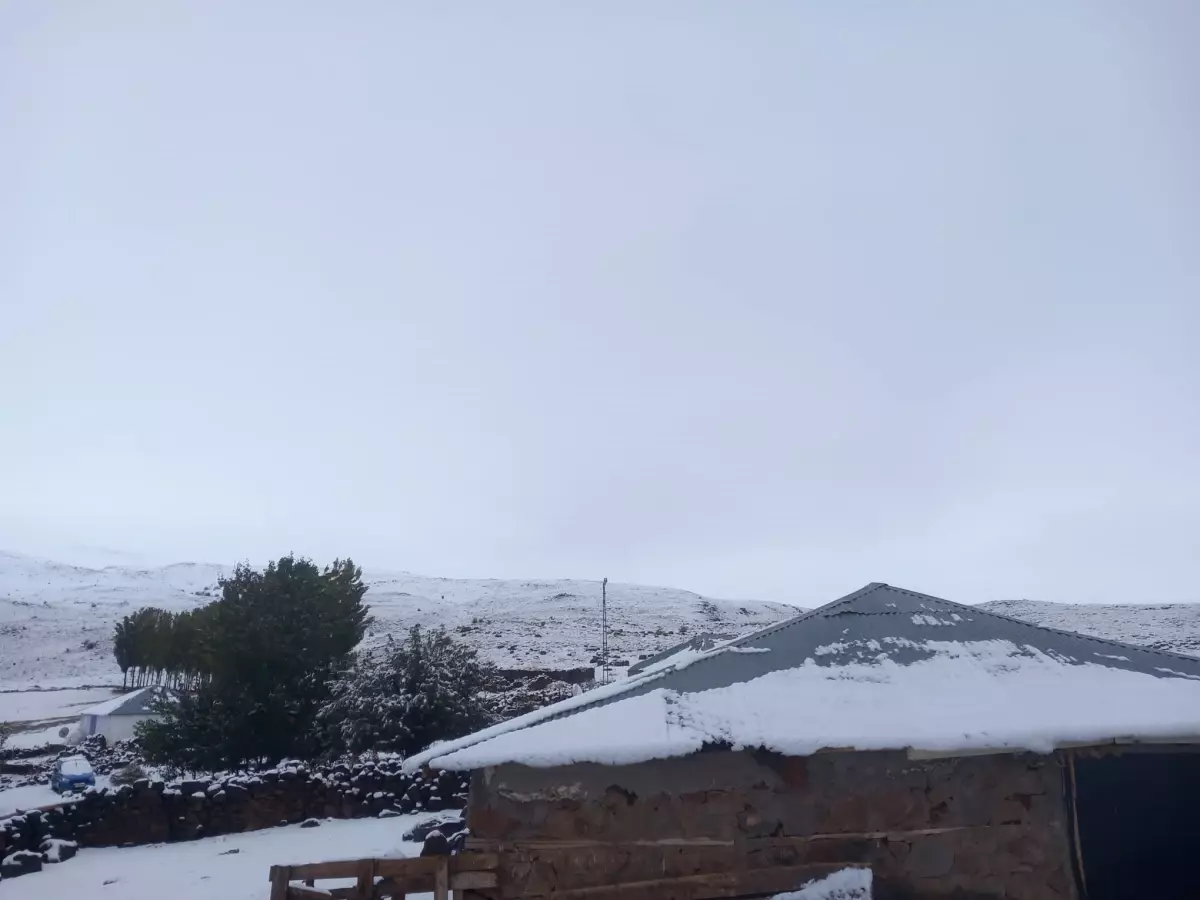 Bingöl\'de Yüksek Kesimlere Kar Yağdı