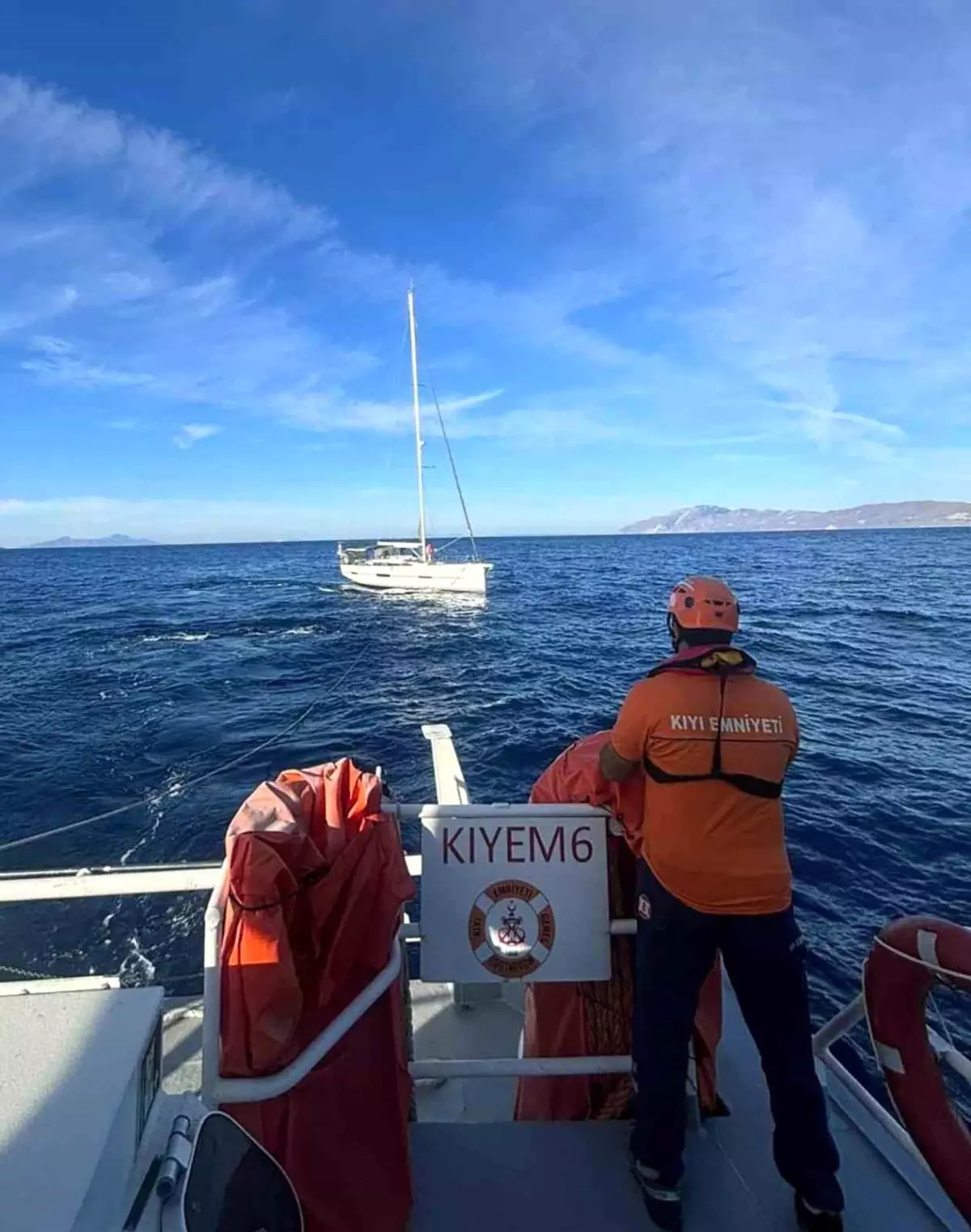 Bodrum Açıklarında Arızalanan Yelkenli Tekne Kurtarıldı