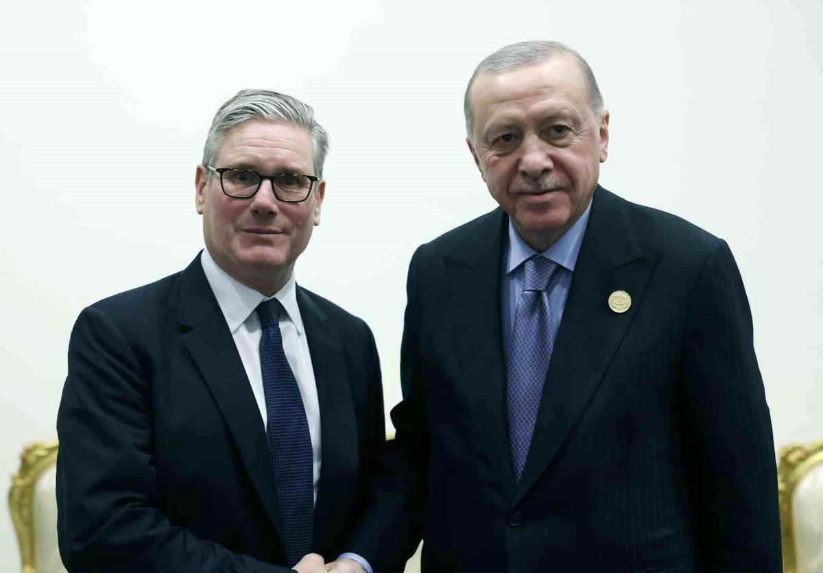 Cumhurbaşkanı Erdoğan, Mısır\'da İngiltere Başbakanı Starmer ile görüştü