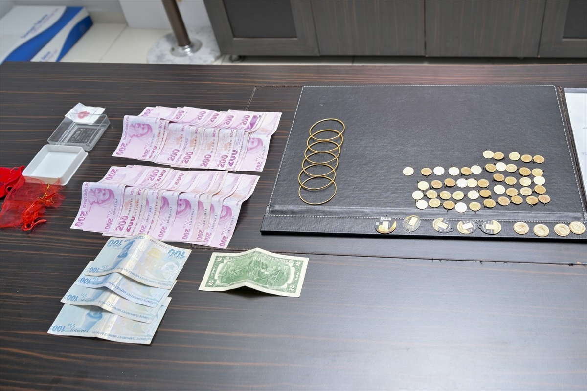 Esenyurt\'ta Bulunan Çanta Sahibine Ulaştırıldı