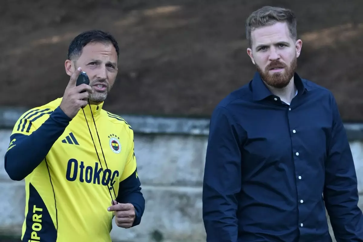 Fenerbahçe\'de kazan kaynıyor! Bir ayrılık daha yolda