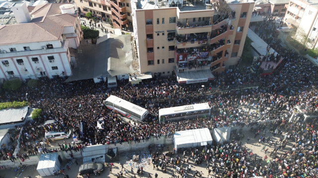 İsrail'in serbest bıraktığı Filistinli esirler Gazze'de