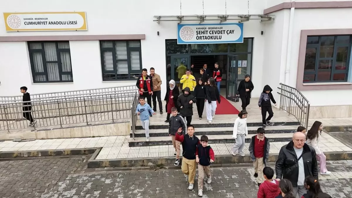 Karabük\'teki okullarda eş zamanlı deprem tatbikatı
