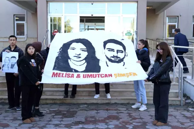 Kardeşleri ellerini bağlanıp boğazları keserek öldürmüştü, 2 kez ağırlaştırılmış müebbet ile cezalandırıldı