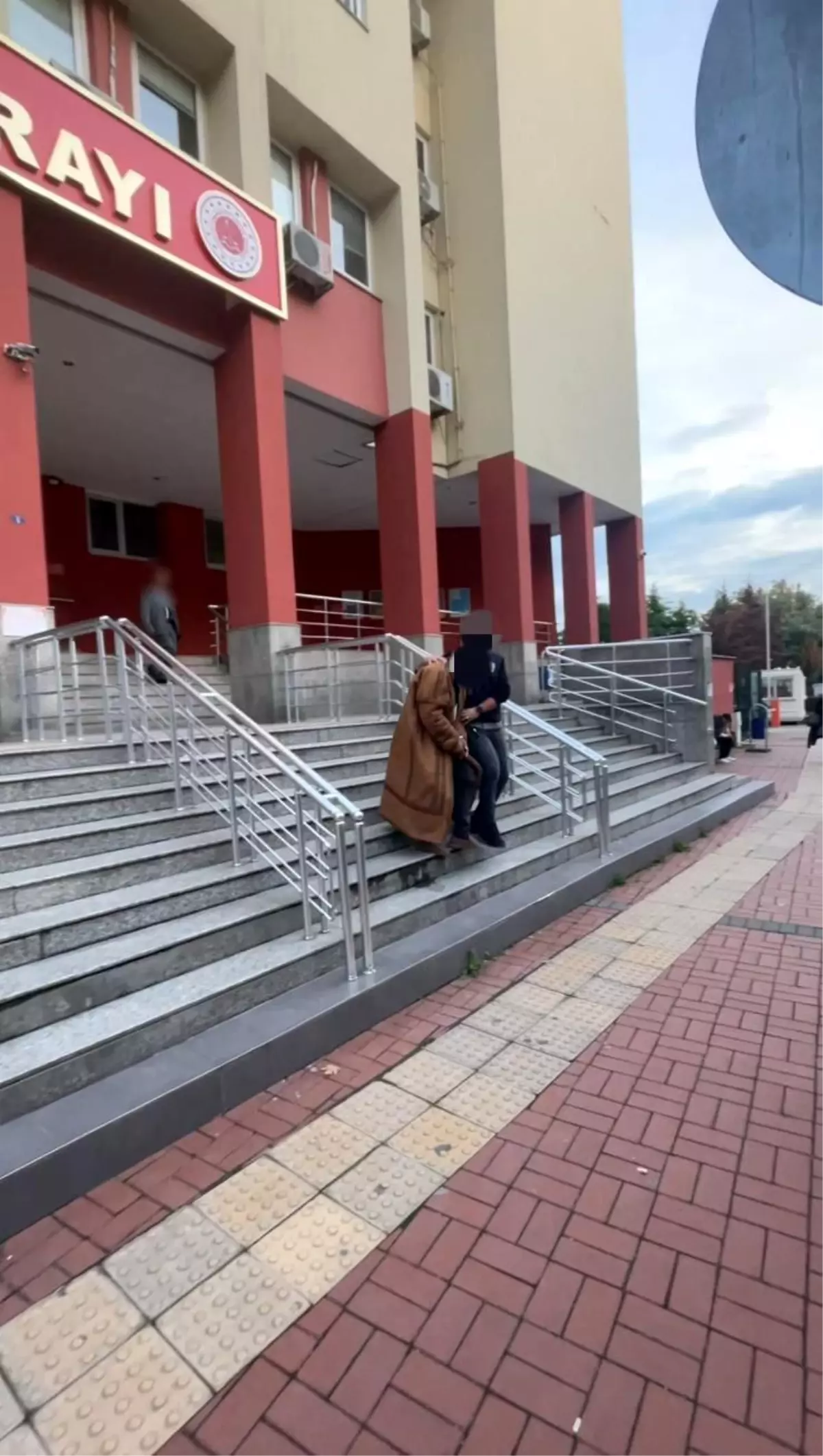 Kocaeli\'de Göçmen Kaçakçılığı Operasyonu