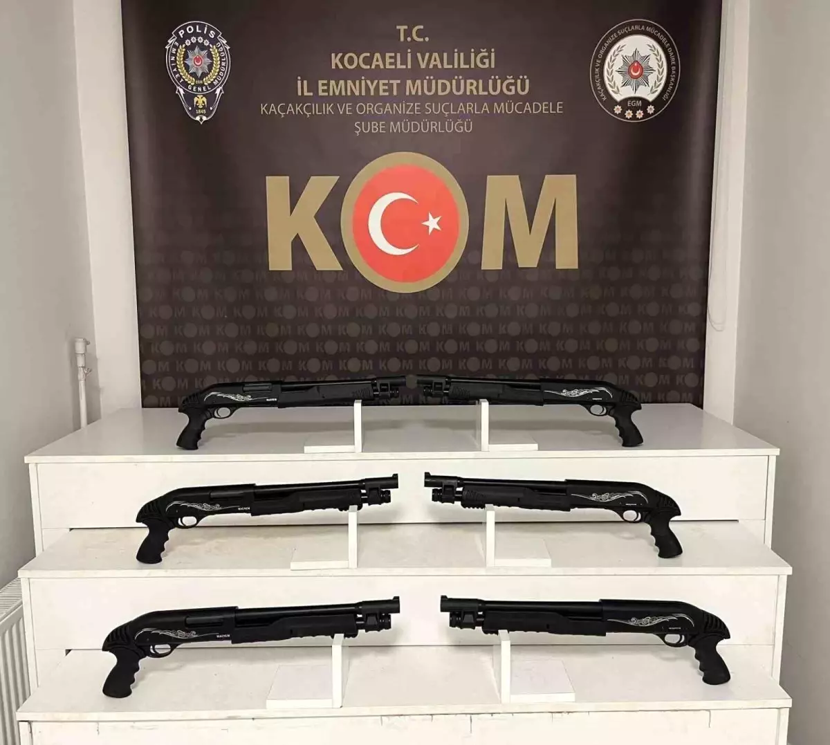 Kocaeli\'de Kaçak Silah Operasyonu