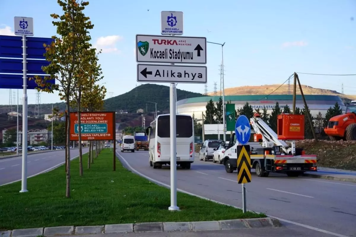 Kocaeli Büyükşehir Belediyesi, Kocaelispor Stadyumu İsim Sponsorluk Tabelalarını Yeniledi