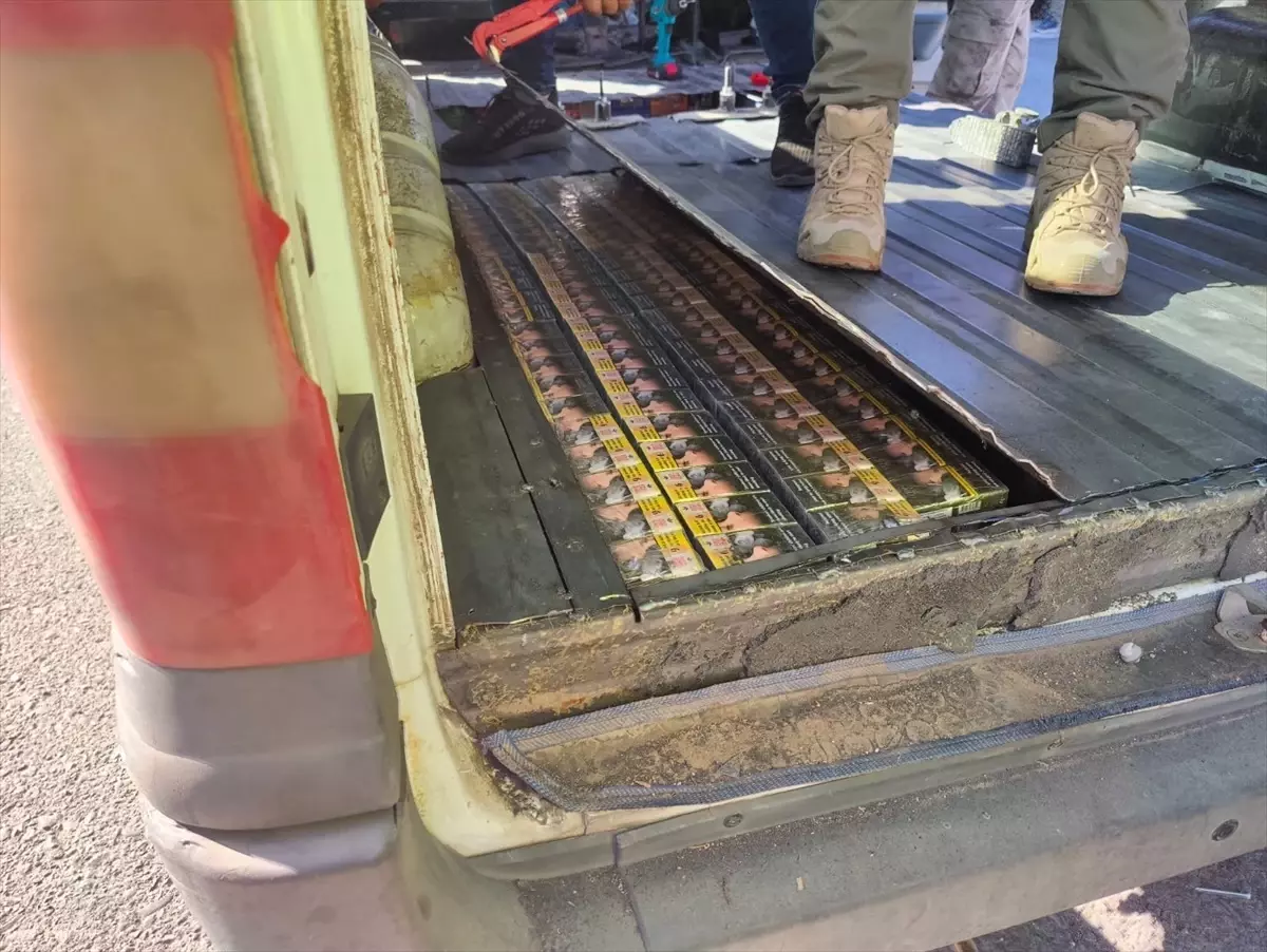 Midyat\'ta 16 Bin Paket Kaçak Sigara Ele Geçirildi