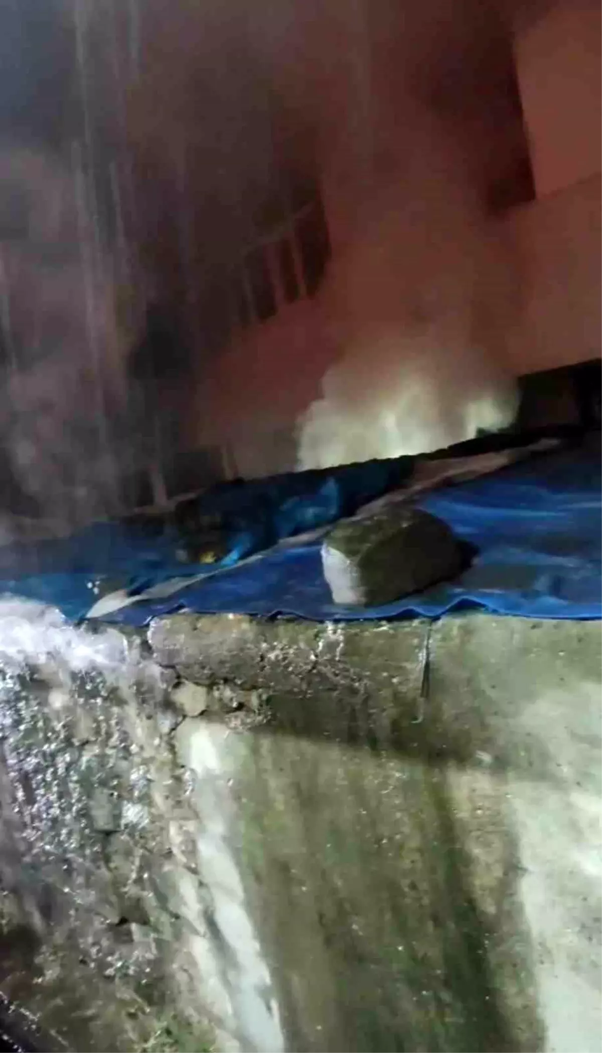 Bingöl\'de Metruk Binada Yangın