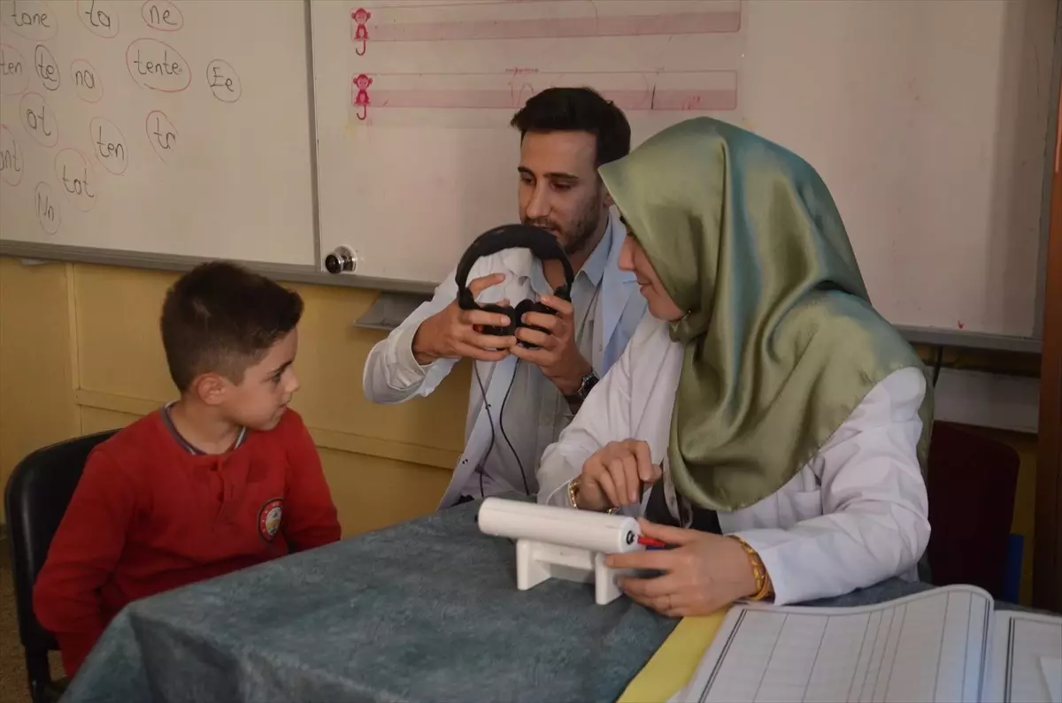 Muş\'ta Öğrencilere İşitme Testi Uygulaması