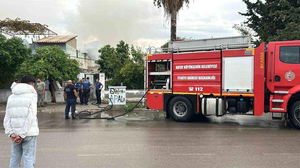 Hatay\'da Müstakil Evde Çıkan Yangın Kullanılmaz Hale Getirdi