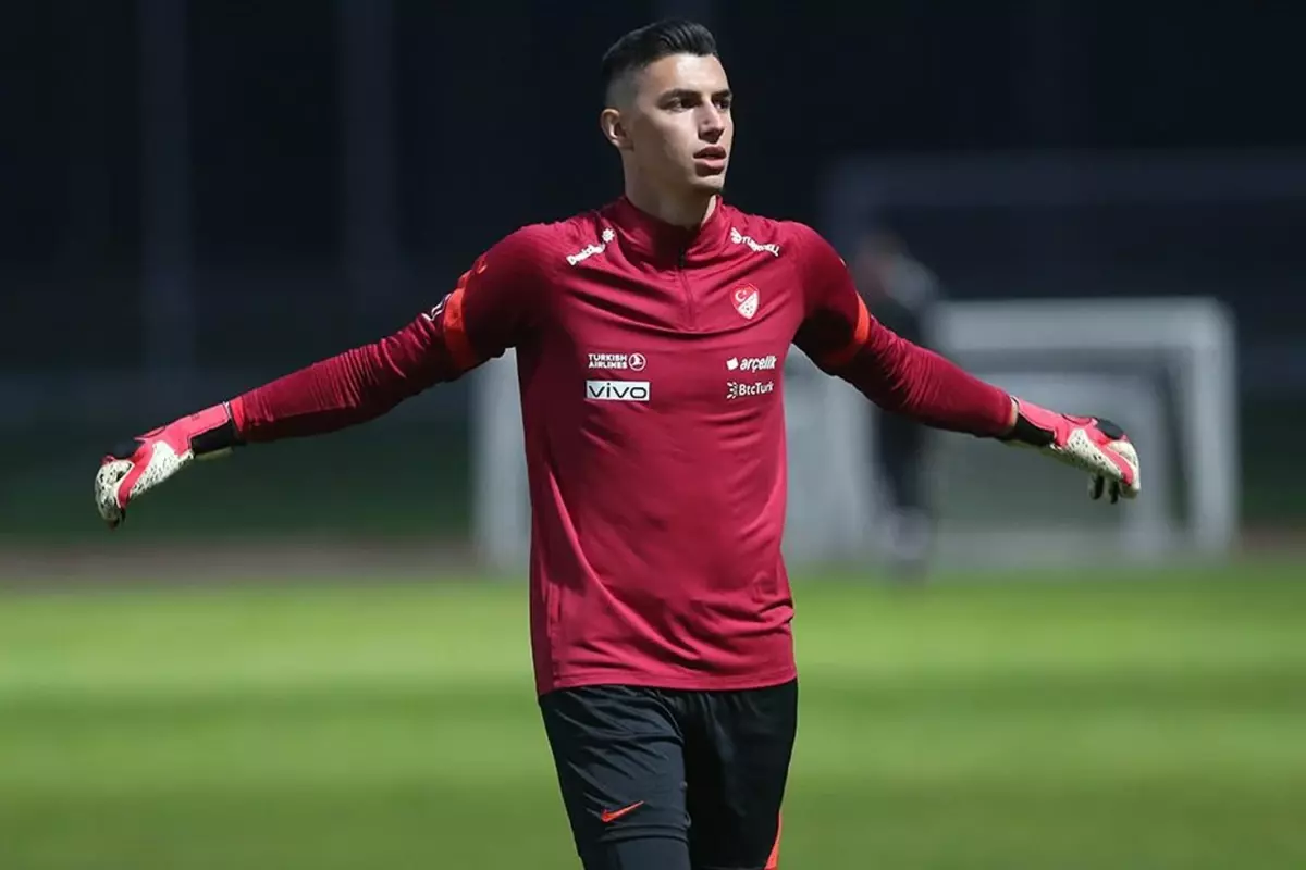 Milli takım kampından izinsiz ayrılan Berke\'ye büyük şok