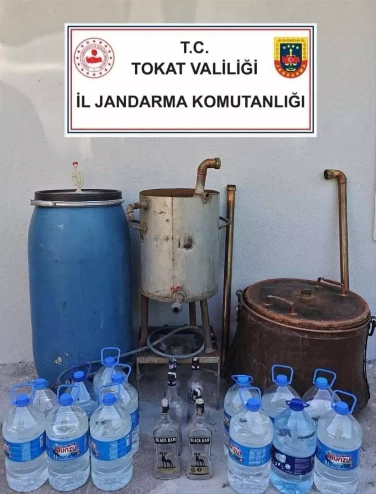 Tokat\'ta 292 Litre Sahte İçki Ele Geçirildi