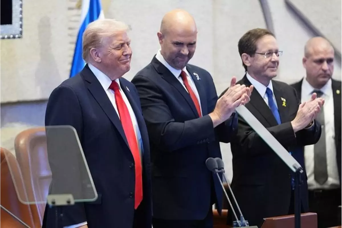 Trump, İsrail Meclisi\'nde dakikalarca ayakta alkışlandı