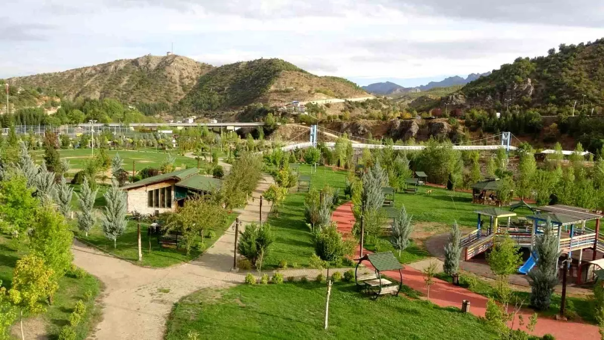 Yaz aylarında nüfusu 10 katına çıkan Tunceli, şimdi sessizliğe gömüldü