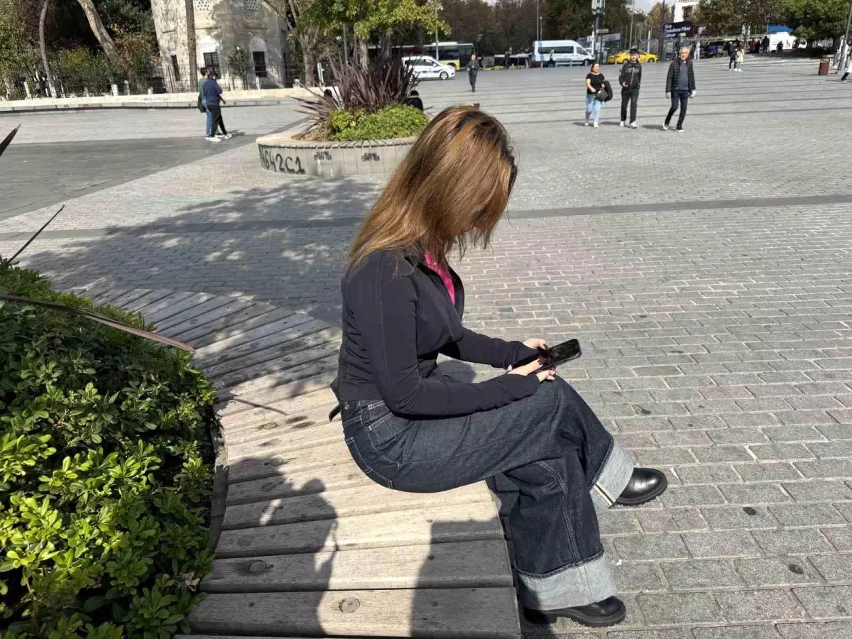 Azerbaycan\'dan Türkiye\'ye gelen genç kıza yaptıklarına bakın 